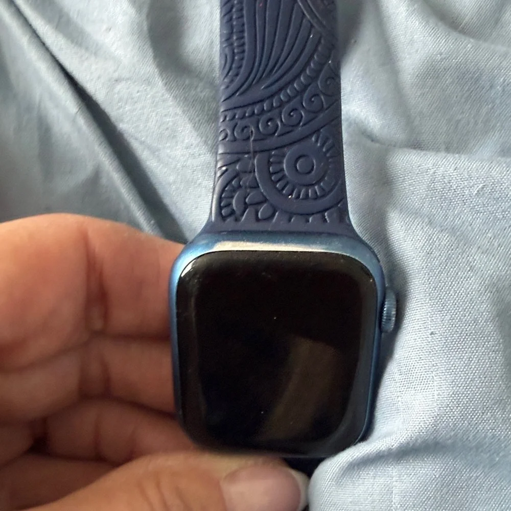 Navy Blue Smartwatch with Patterned Band
